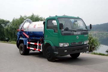 東風多利卡真空吸污車