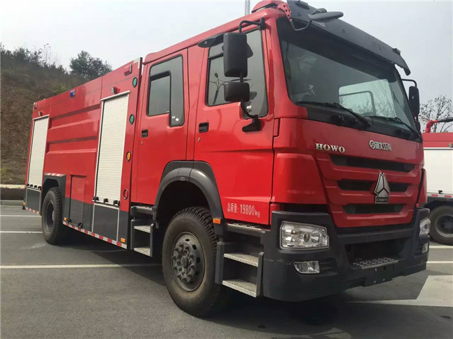 重汽8噸泡沫消防車(國(guó)五)